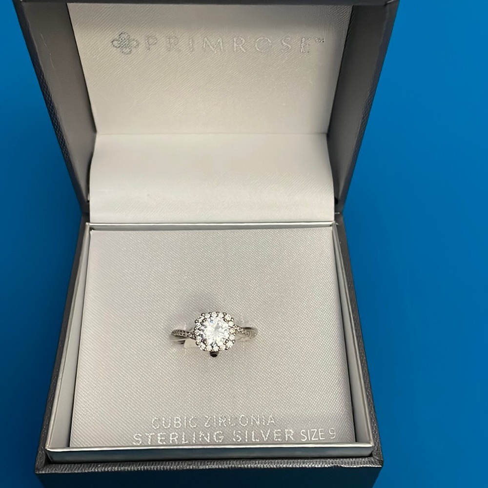 “Primrose”cubic zirconia,sterling silver ring.Size-9.Brand new.